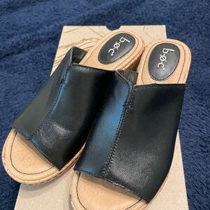 b.o.c. Women's Black Leather Mules